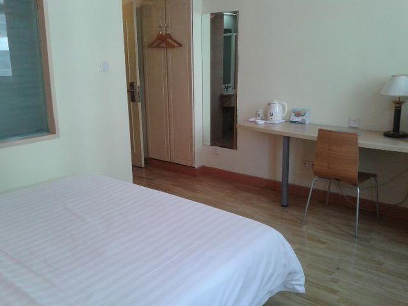 7 Days Inn Shanghai Xujiahui Caobao Road Subway Station Branch Xuhui 外观 照片