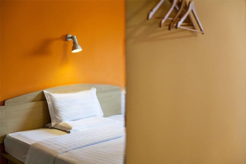 7 Days Inn Shanghai Xujiahui Caobao Road Subway Station Branch Xuhui 外观 照片